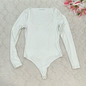 Abercrombie & Fitch - White Square-Neck Long Sleeved Bodysuit - M